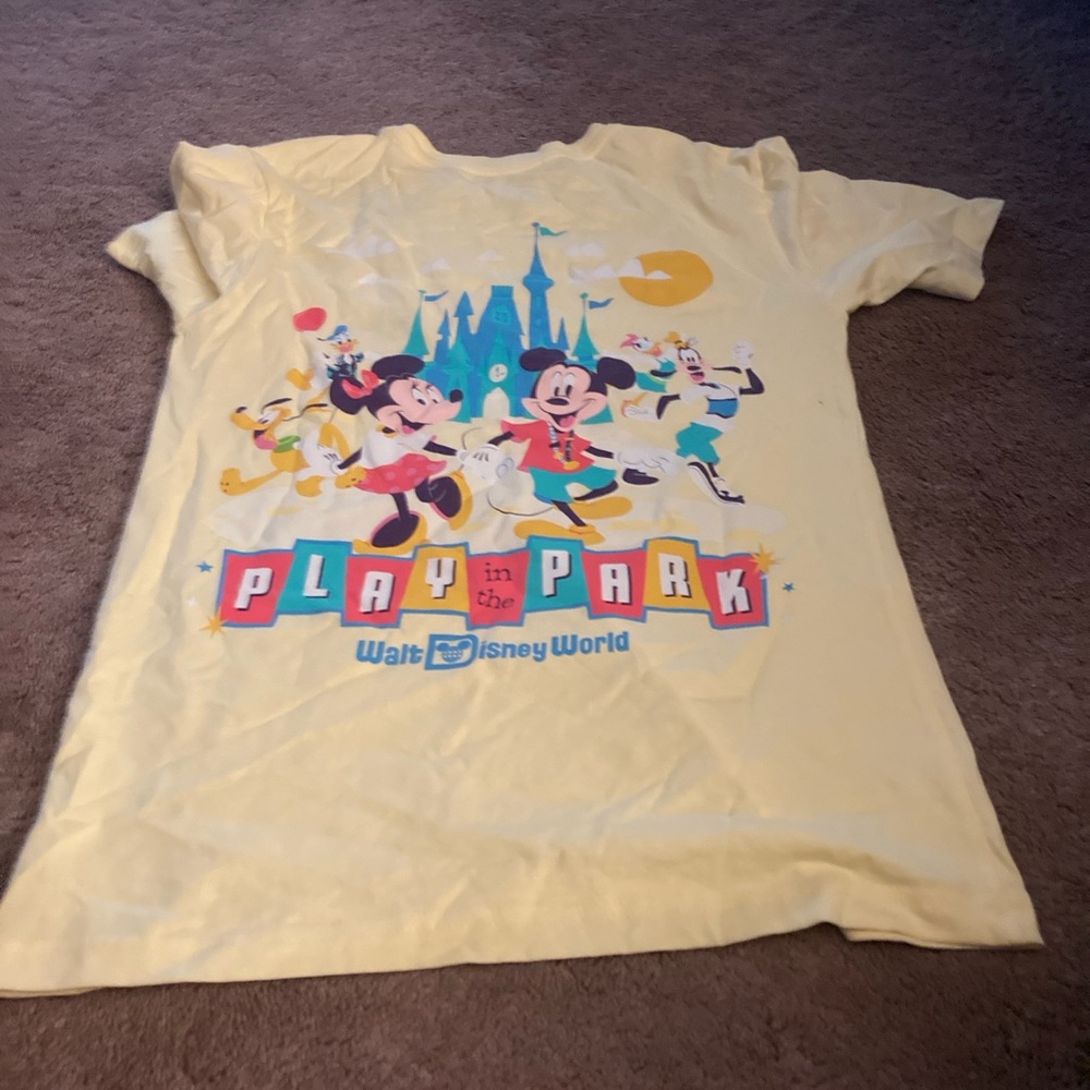 Kids play in the park tee